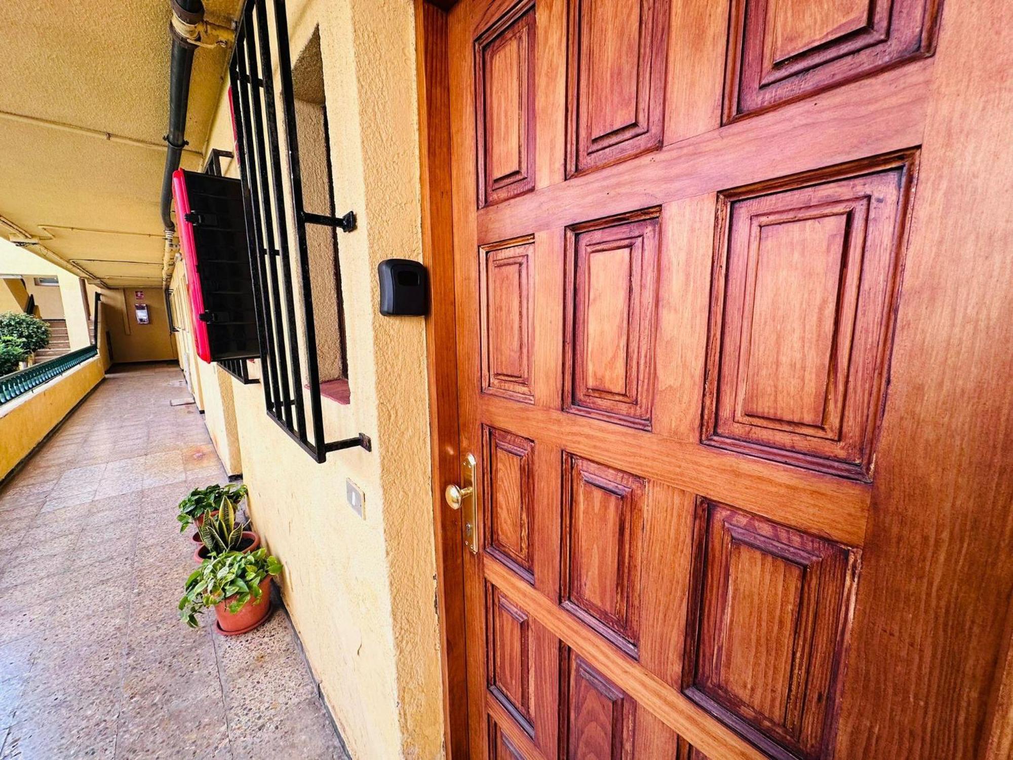 Cozy 2-Bed & Sofa-Bed Studio In Los Cristianos Dış mekan fotoğraf