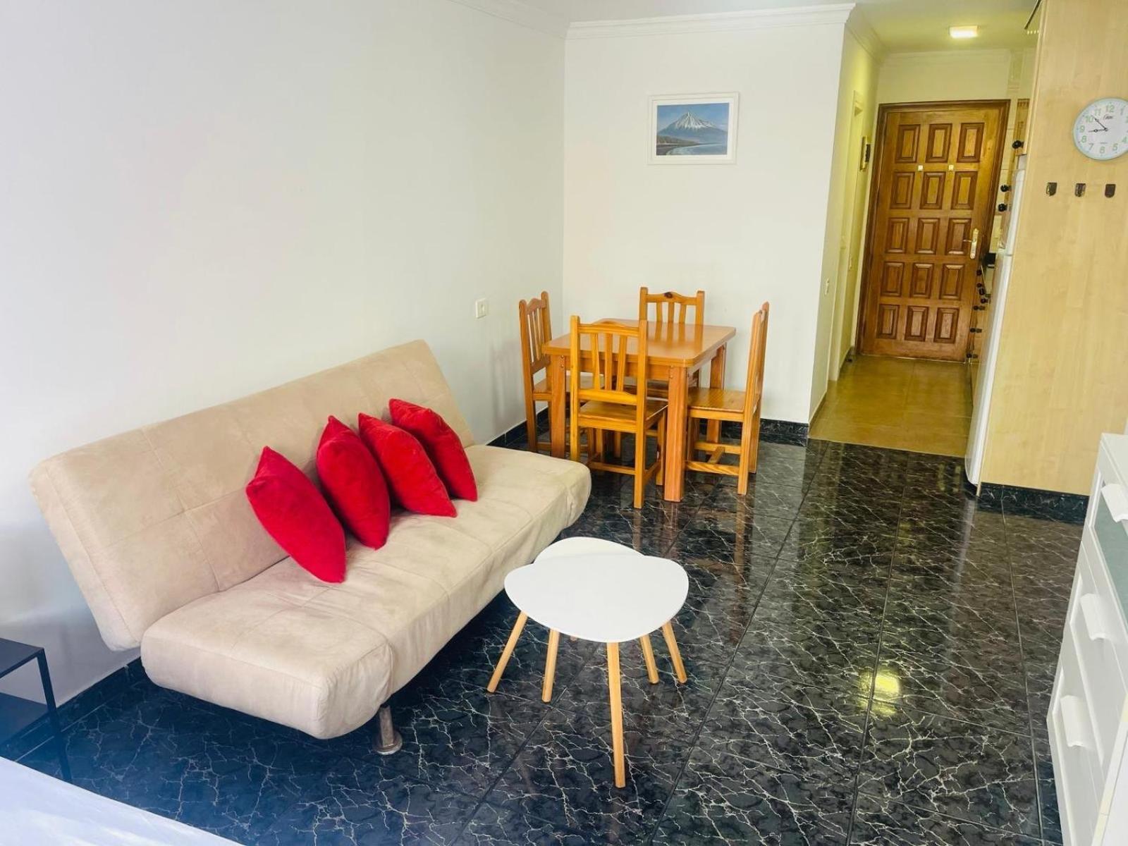 Cozy 2-Bed & Sofa-Bed Studio In Los Cristianos Dış mekan fotoğraf